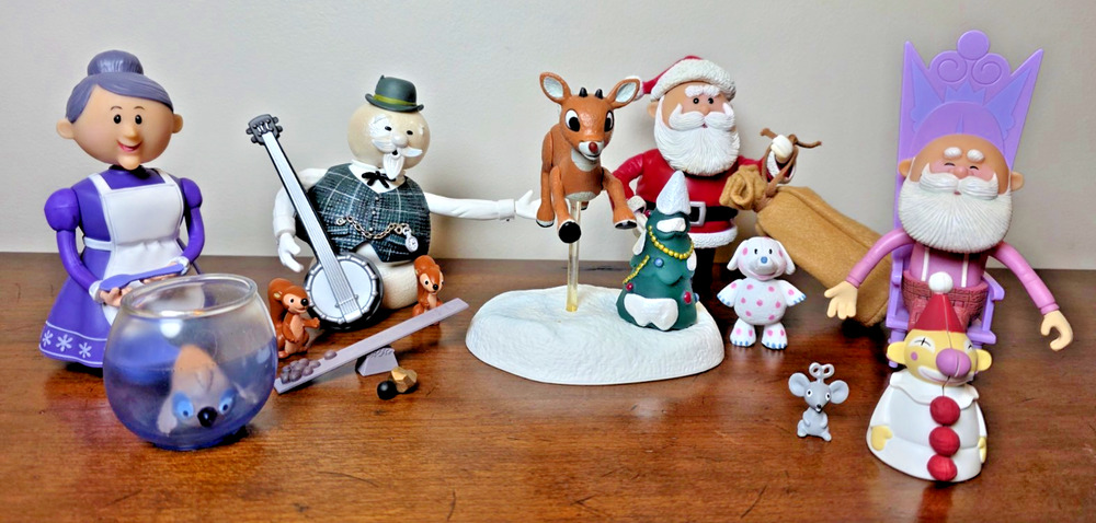 Rudolph Vtg Classic Media Island of Misfit Toys Santa Christmas 24 Pc Figure Lot